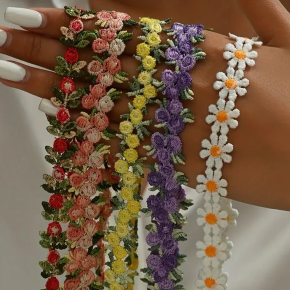 Jewelry - Floral Lace Trim Necklaces